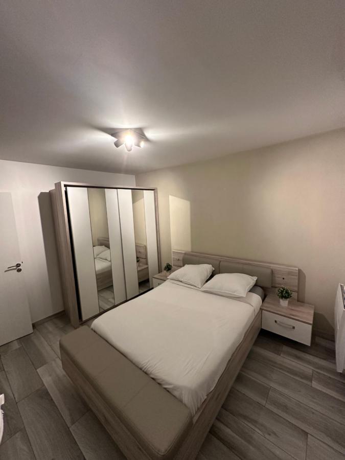 Appartement proche Paris et Disney land. Rosny-Sous-Bois Extérieur photo